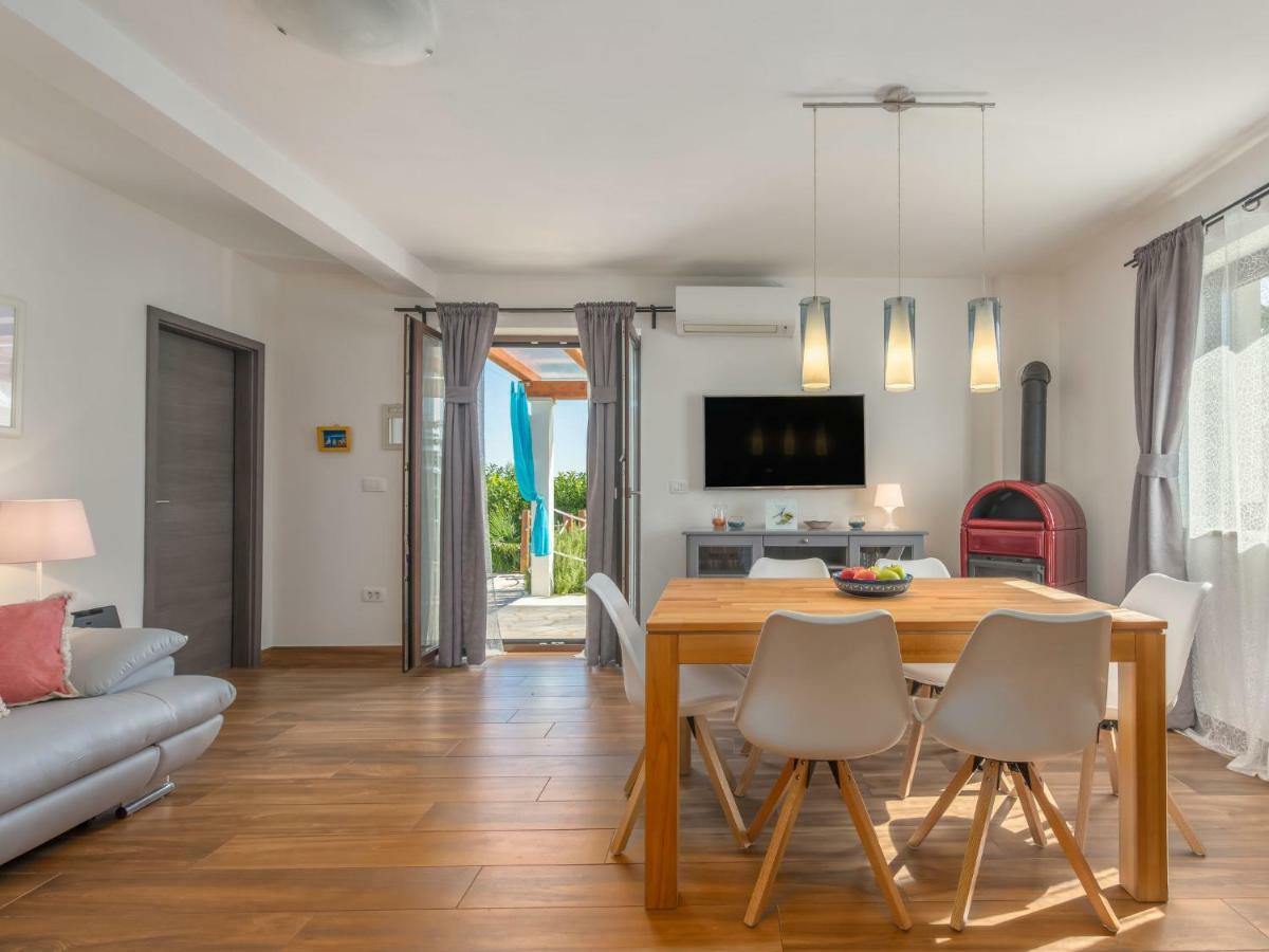 Holiday Home Villa Joy By Interhome Novigrad Istria Exterior foto